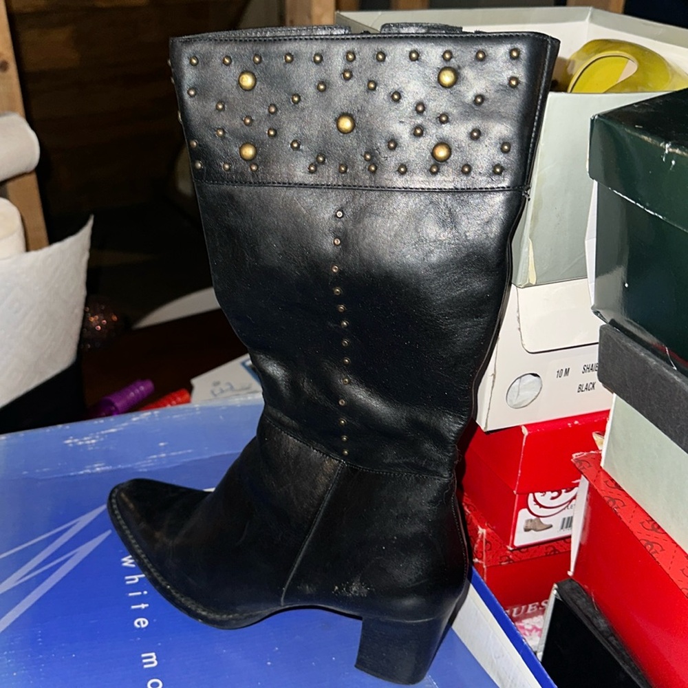 Mother’s Closet / Black Boots